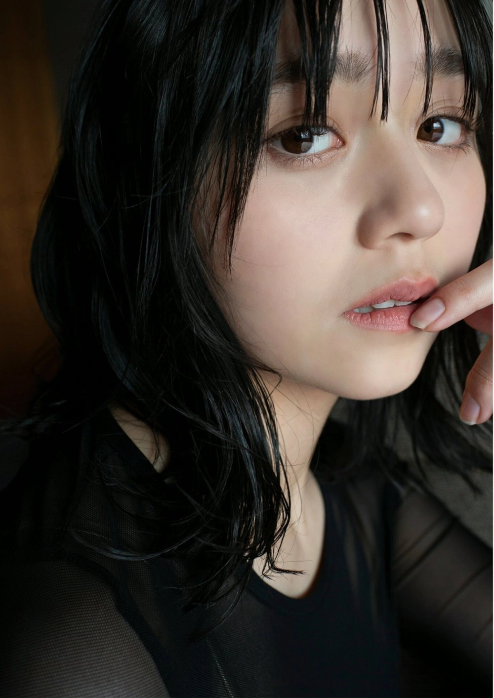 Mei Cheng Jin Yi khoe đường cong hoàn hảo khiến mạng xã hội bùng nổ