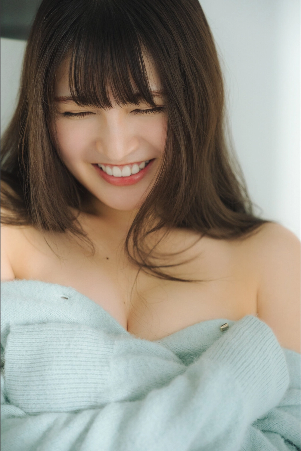 Thần thái sang chảnh kết hợp gợi cảm giúp Mina Yui tỏa sáng mọi lúc