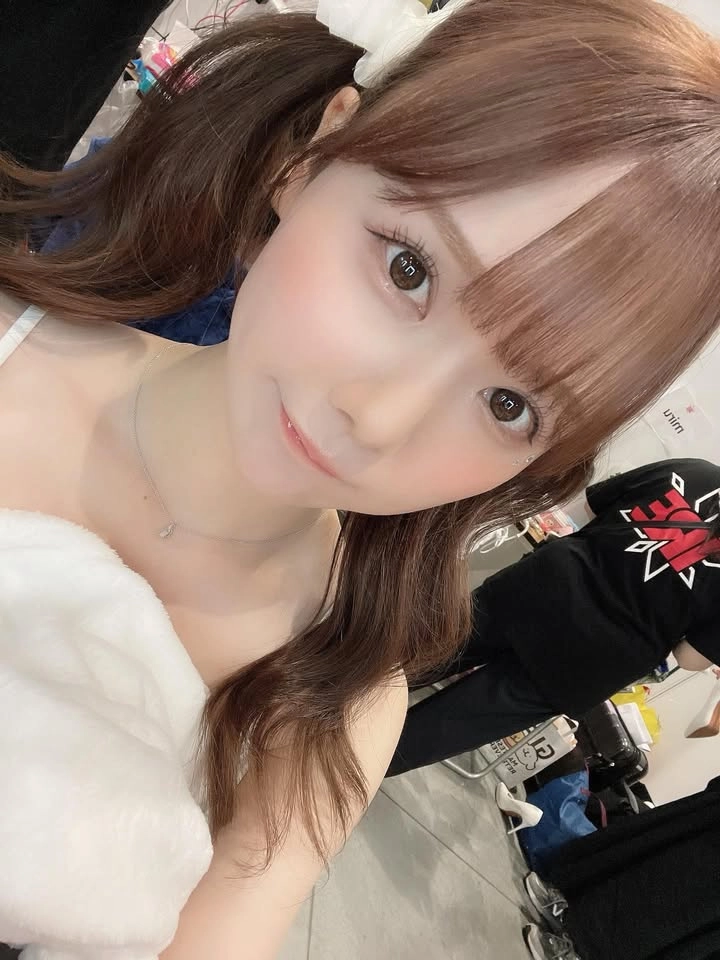 Nét đẹp gợi cảm của Miru Sakamichi khiến người xem không thể rời mắt