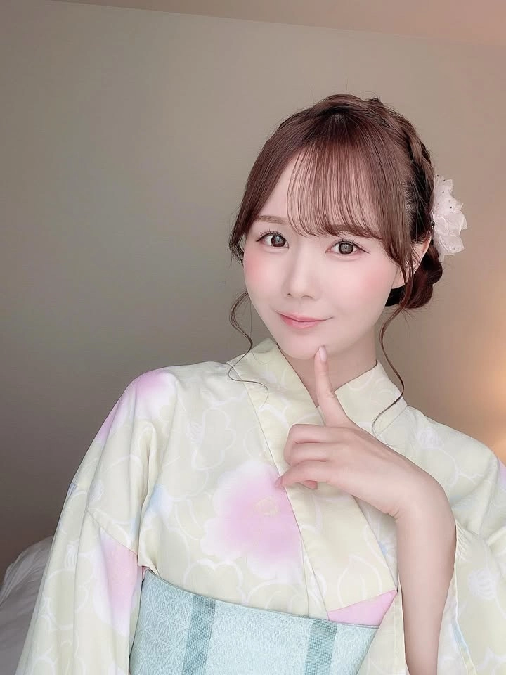 Miru Sakamichi tỏa sáng với phong cách sexy đầy táo bạo