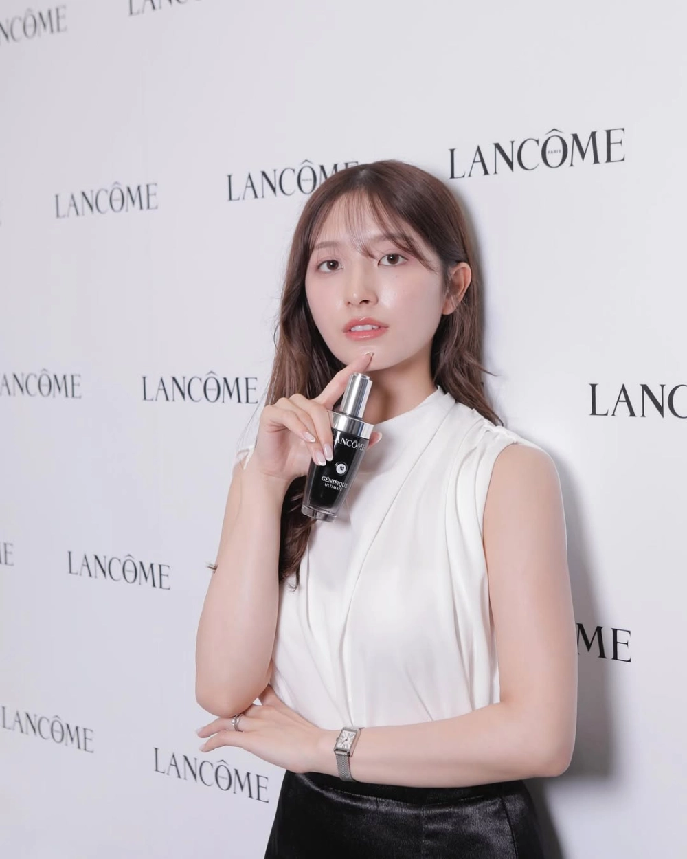 Mỗi khoảnh khắc của Nana Owada đều tỏa ra sức hút khó cưỡng