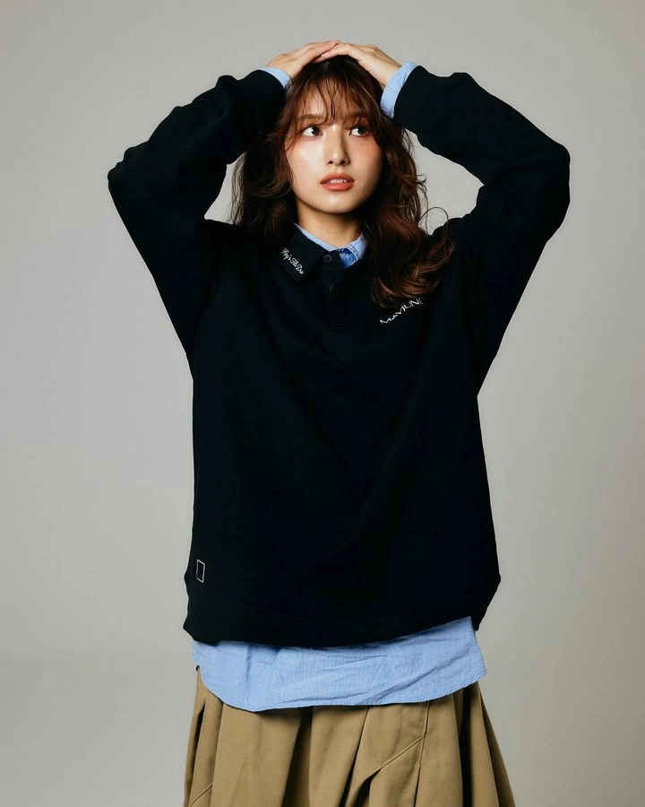 Thần thái tự tin của Nana Owada làm tăng thêm vẻ gợi cảm