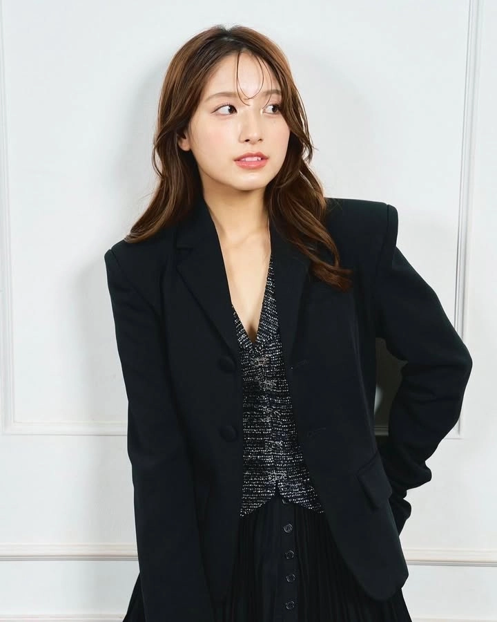 Vẻ đẹp của Nana Owada khiến không gian xung quanh như bốc cháy