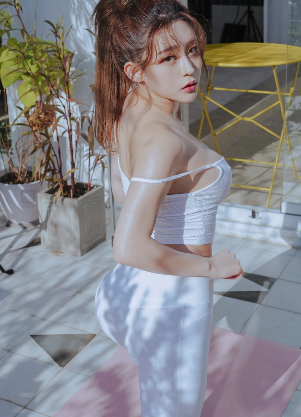 Thần thái sexy của Rahee khiến ai cũng phải say đắm