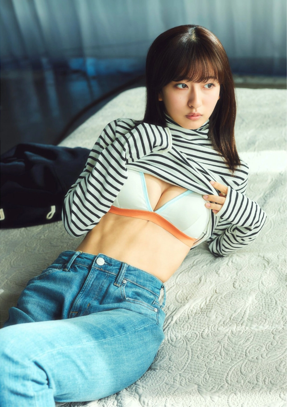 Ánh mắt sexy của Rina Saitou khiến người xem ngẩn ngơ