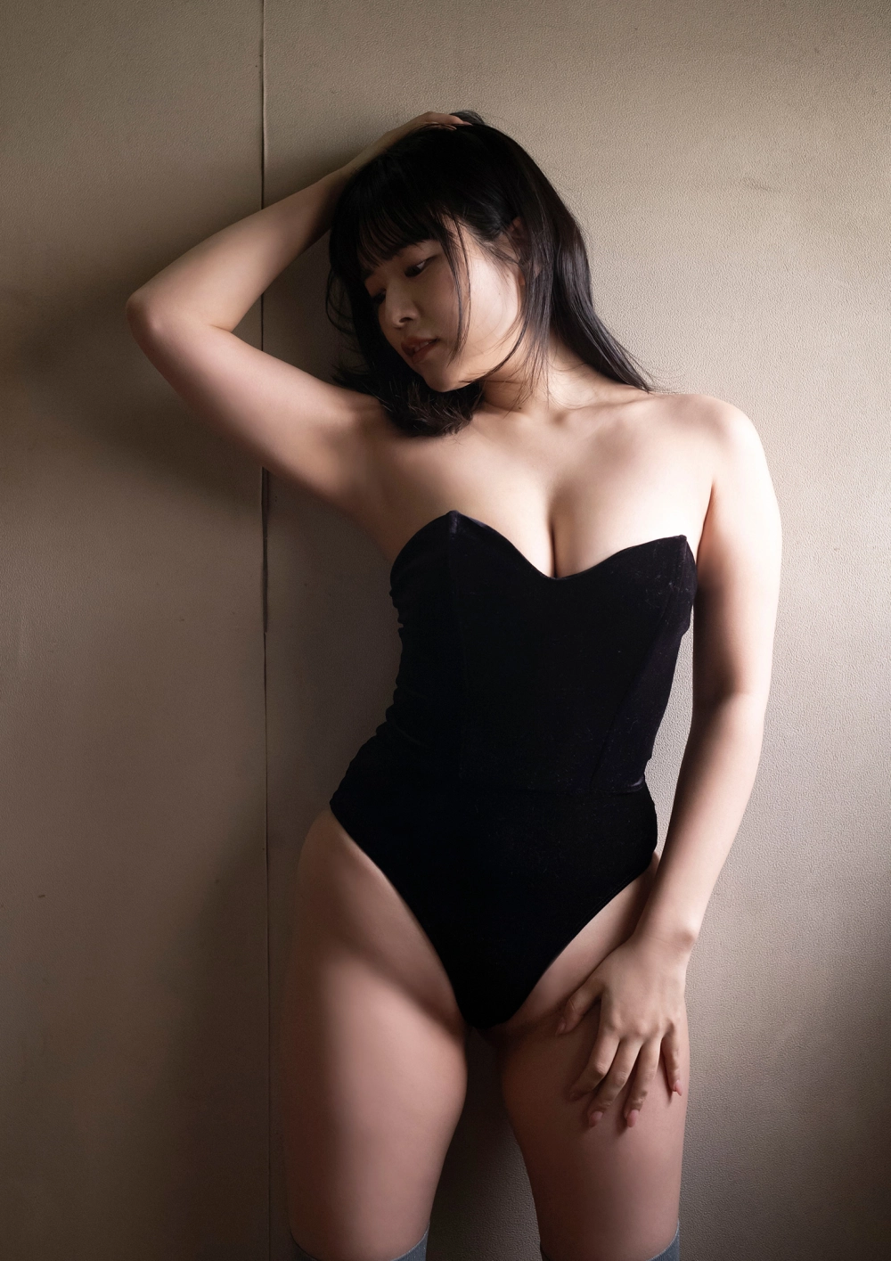 Thần thái sexy của Umi Shinonome khiến ai cũng phải say đắm