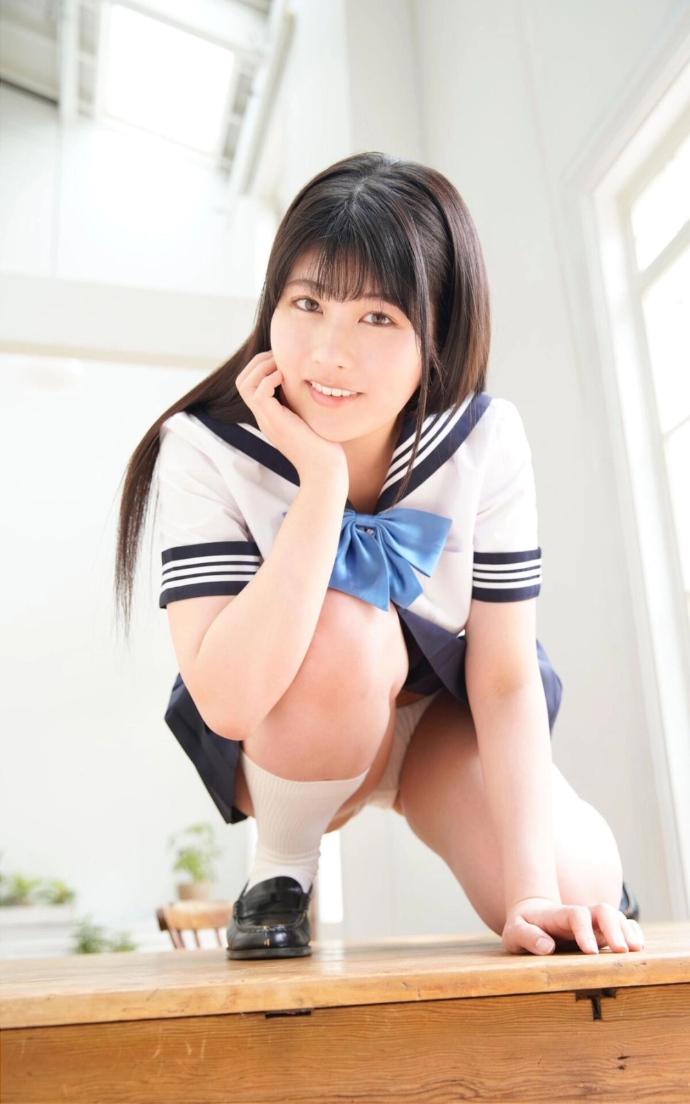 Thần thái sexy và ánh mắt cuốn hút giúp Yoshino Chitose nổi bật mọi nơi