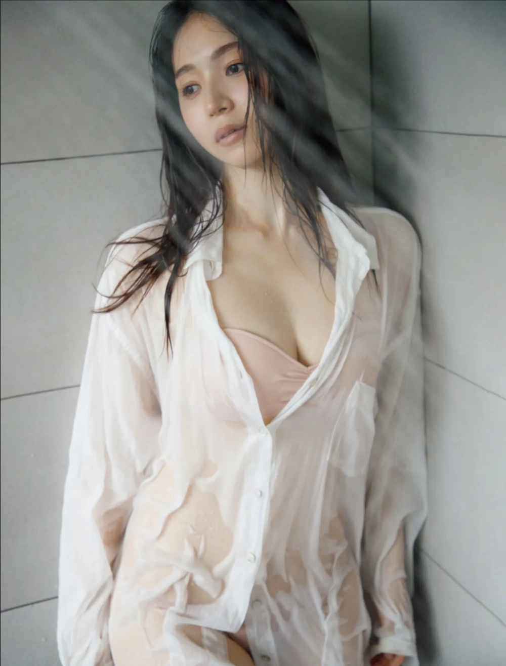 Yoshino Chitose khiến mạng xã hội bùng nổ nhờ vẻ đẹp sexy