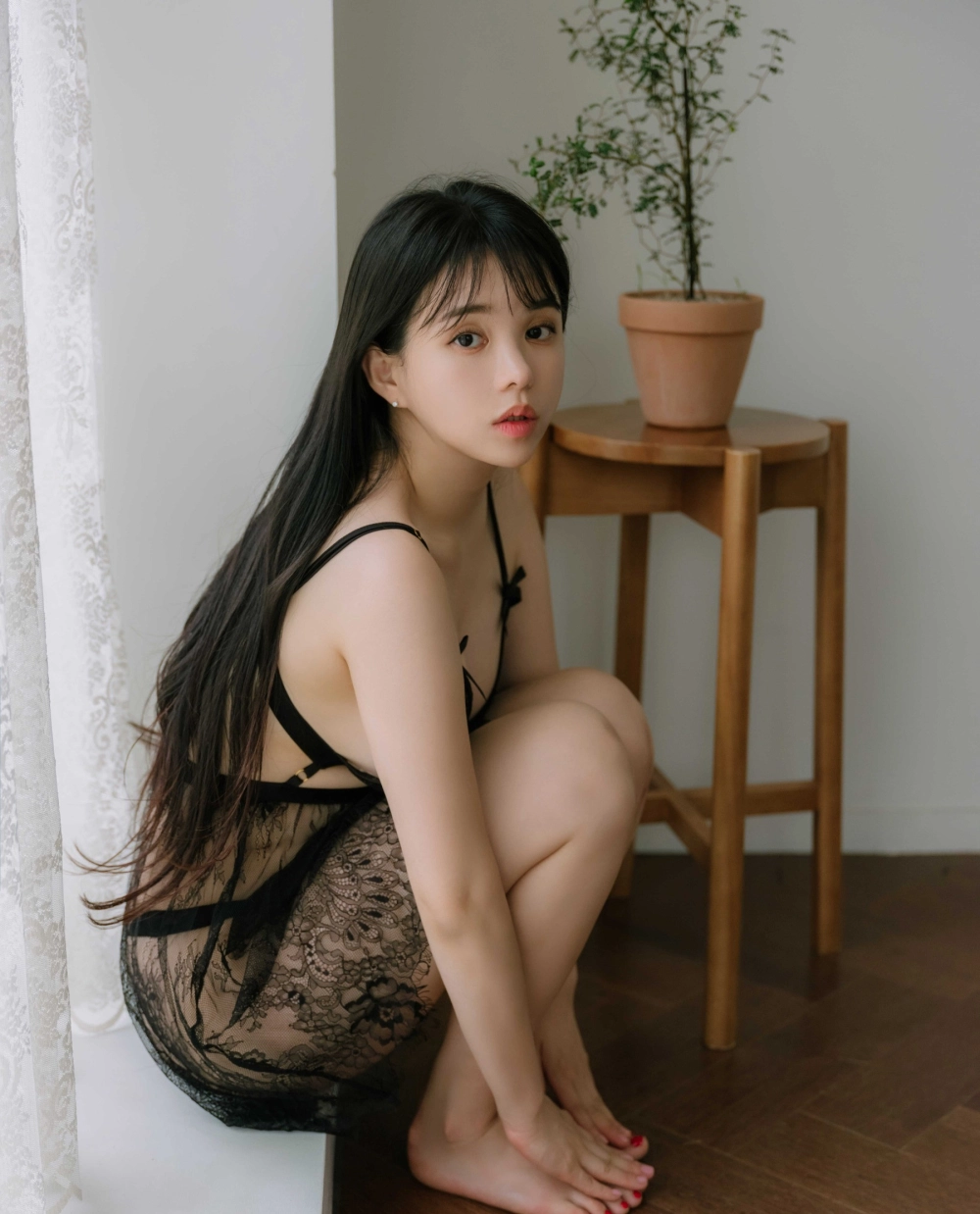 Vẻ đẹp nồng nàn của YURI khiến người xem phải thổn thức